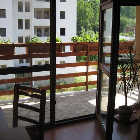 Family Hotel Veronika Девин Экстерьер фото