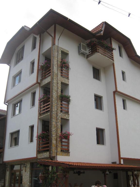 Family Hotel Veronika Девин Экстерьер фото