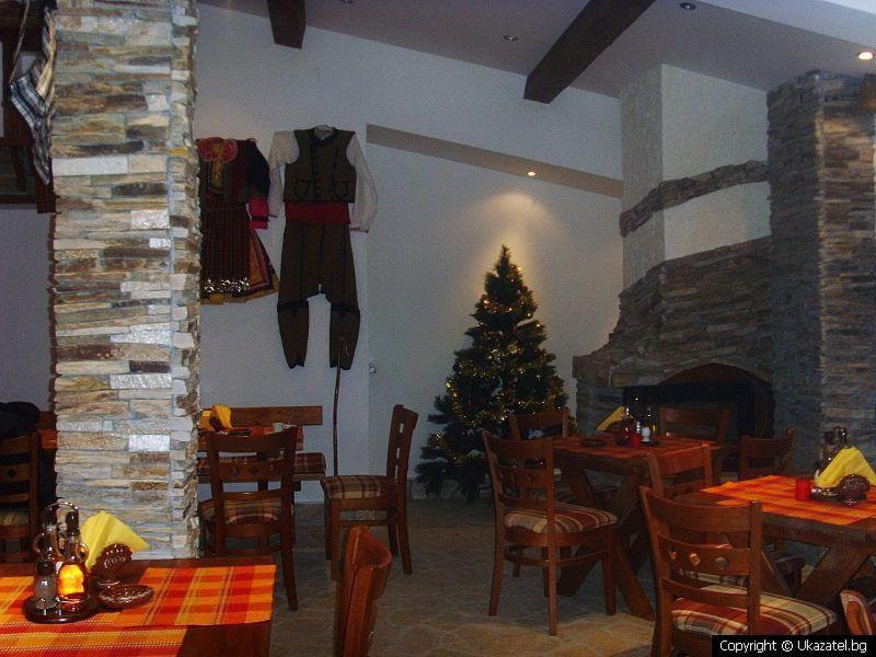 Family Hotel Veronika Девин Экстерьер фото