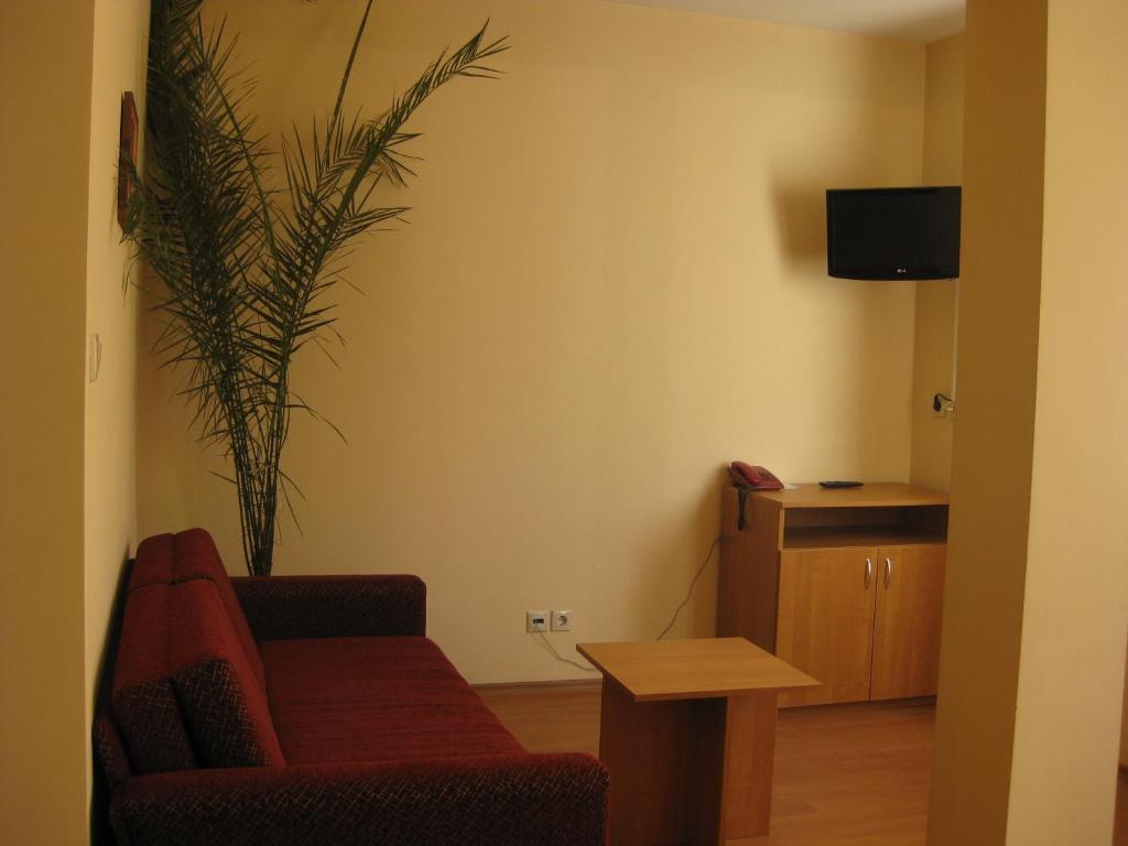 Family Hotel Veronika Девин Экстерьер фото