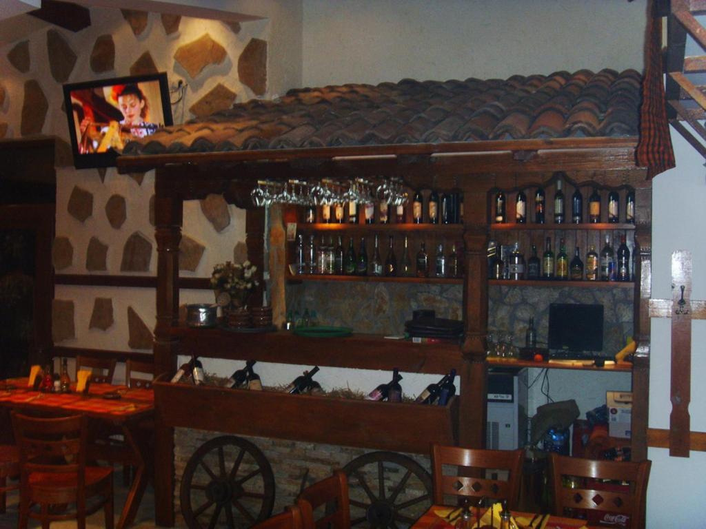 Family Hotel Veronika Девин Экстерьер фото