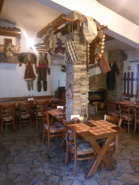 Family Hotel Veronika Девин Экстерьер фото